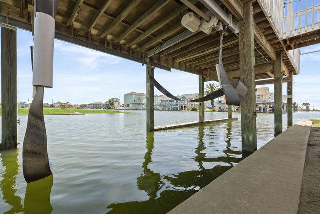 16643 Bermuda Way, Galveston, TX 77554