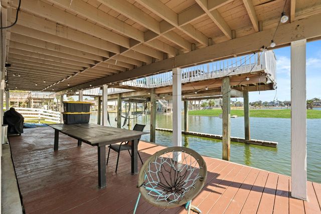 16643 Bermuda Way, Galveston, TX 77554