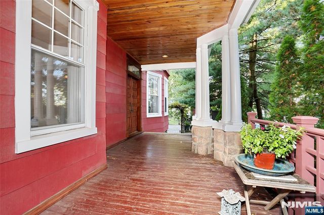 205 Grand Avenue, Leonia, NJ 07605