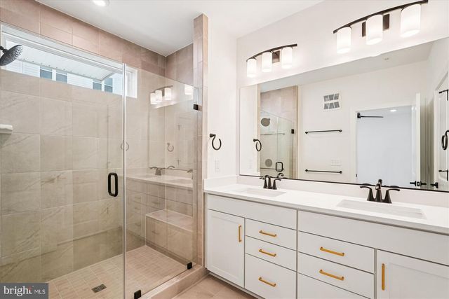 19820 LAVENDER DUST SQ, Ashburn, VA 20147