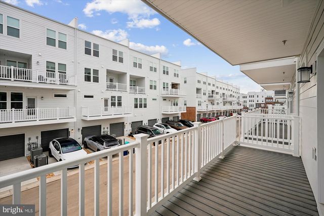 19820 LAVENDER DUST SQ, Ashburn, VA 20147