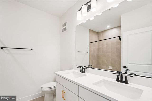 19820 LAVENDER DUST SQ, Ashburn, VA 20147