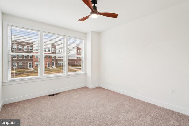 19820 LAVENDER DUST SQ, Ashburn, VA 20147