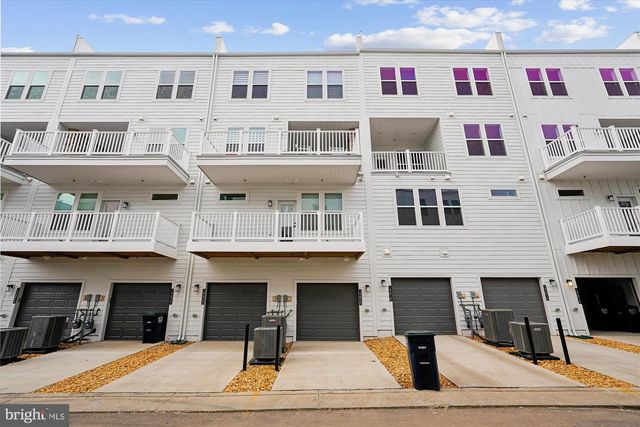 19820 LAVENDER DUST SQ, Ashburn, VA 20147