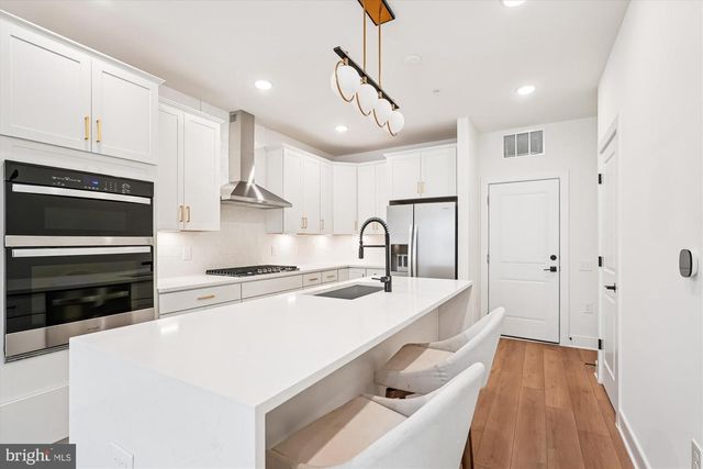 19820 LAVENDER DUST SQ, Ashburn, VA 20147