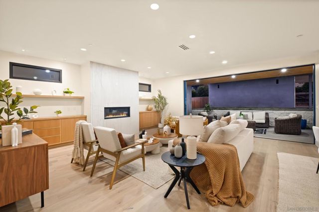 1531 33 Lieta St, San Diego, CA 92110