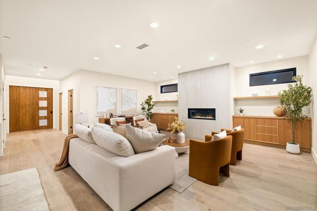 1531 33 Lieta St, San Diego, CA 92110