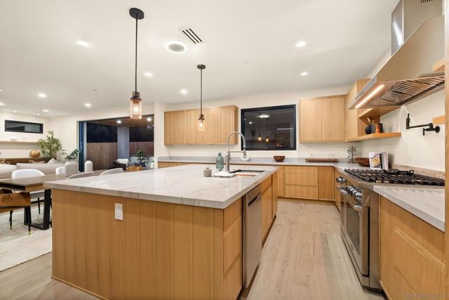 1531 33 Lieta St, San Diego, CA 92110