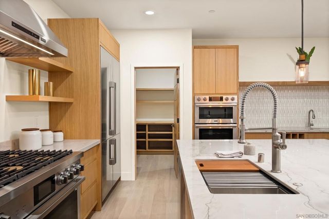 1531 33 Lieta St, San Diego, CA 92110