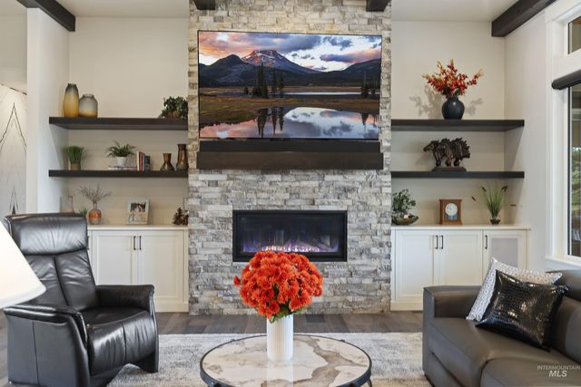 1494 N Longhorn Ave, Eagle, ID 83616