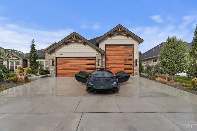 1494 N Longhorn Ave, Eagle, ID 83616