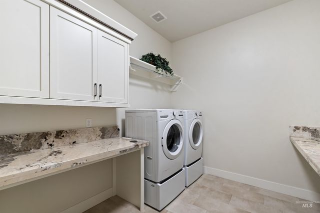 1494 N Longhorn Ave, Eagle, ID 83616