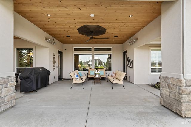 1494 N Longhorn Ave, Eagle, ID 83616