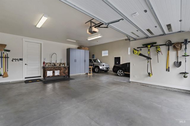 1494 N Longhorn Ave, Eagle, ID 83616