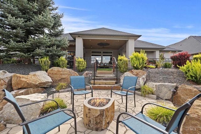 1494 N Longhorn Ave, Eagle, ID 83616