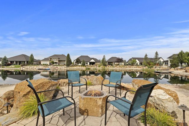 1494 N Longhorn Ave, Eagle, ID 83616