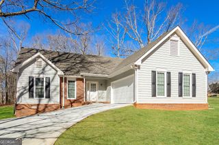 25 E Country Woods Drive, Covington, GA 30016
