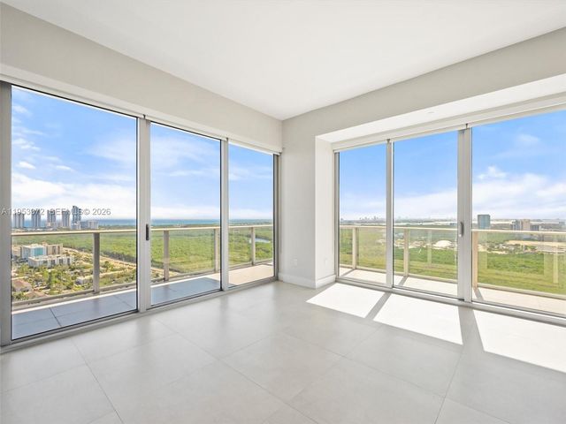 16385 Biscayne Blvd PH8, North Miami Beach, FL 33160