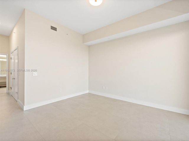 16385 Biscayne Blvd PH8, North Miami Beach, FL 33160