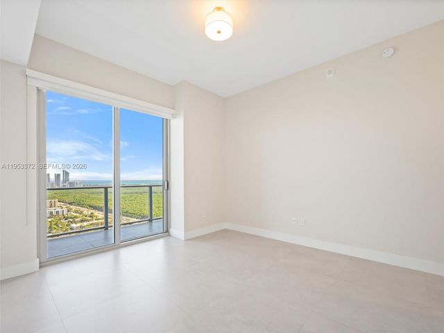 16385 Biscayne Blvd PH8, North Miami Beach, FL 33160