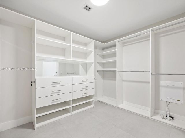 16385 Biscayne Blvd PH8, North Miami Beach, FL 33160