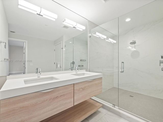 16385 Biscayne Blvd PH8, North Miami Beach, FL 33160