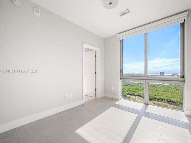 16385 Biscayne Blvd PH8, North Miami Beach, FL 33160