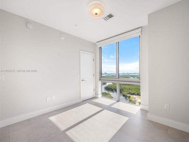 16385 Biscayne Blvd PH8, North Miami Beach, FL 33160