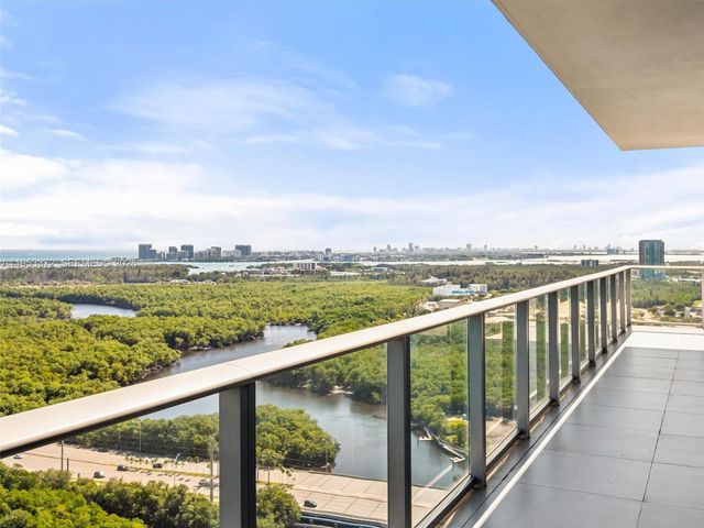 16385 Biscayne Blvd PH8, North Miami Beach, FL 33160