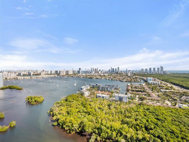 16385 Biscayne Blvd PH8, North Miami Beach, FL 33160