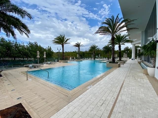 16385 Biscayne Blvd PH8, North Miami Beach, FL 33160