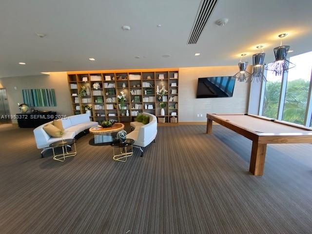 16385 Biscayne Blvd PH8, North Miami Beach, FL 33160