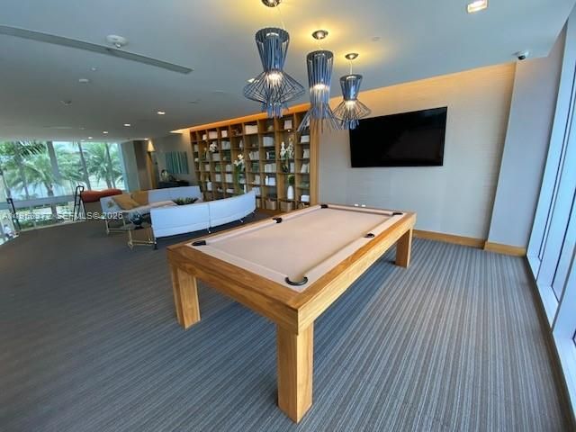 16385 Biscayne Blvd PH8, North Miami Beach, FL 33160