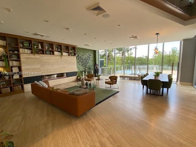 16385 Biscayne Blvd PH8, North Miami Beach, FL 33160