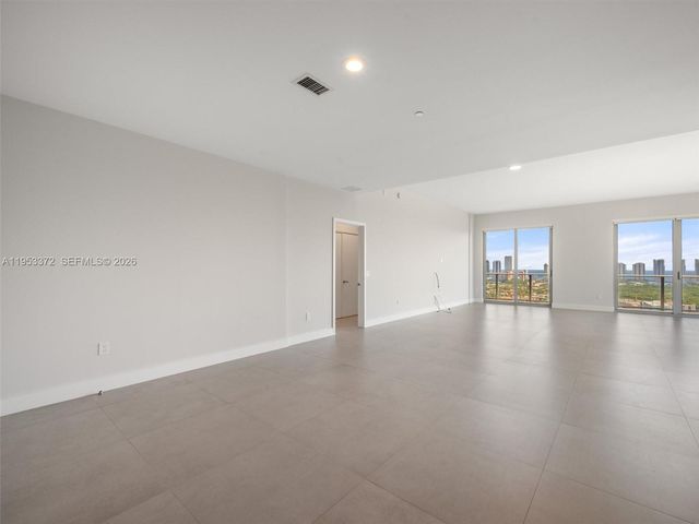 16385 Biscayne Blvd PH8, North Miami Beach, FL 33160