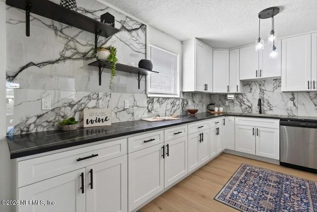 1633 DIBBLE Circle W, Jacksonville, FL 32246