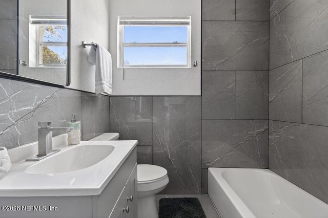 1633 DIBBLE Circle W, Jacksonville, FL 32246