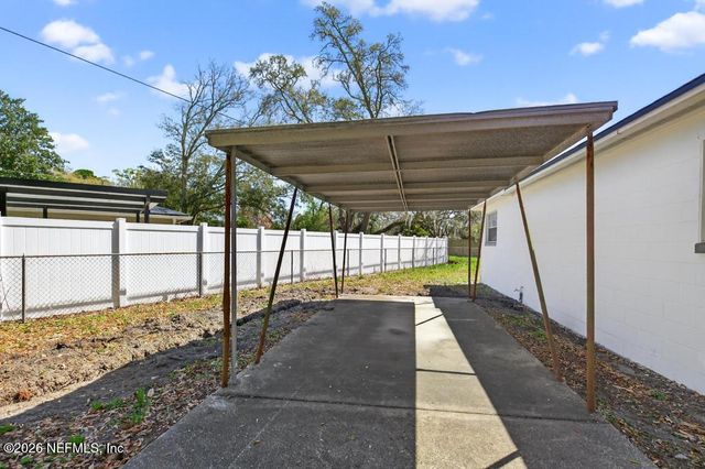 1633 DIBBLE Circle W, Jacksonville, FL 32246