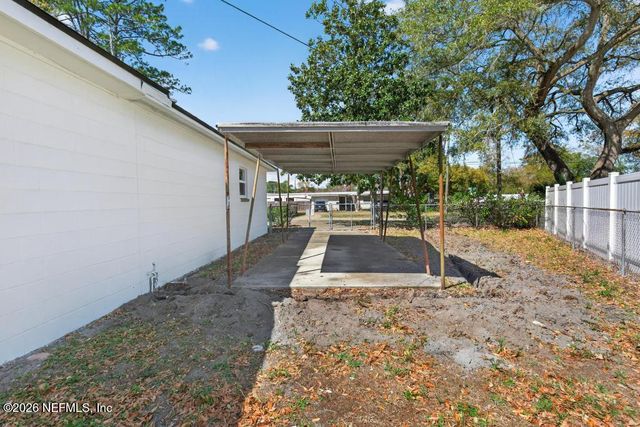 1633 DIBBLE Circle W, Jacksonville, FL 32246