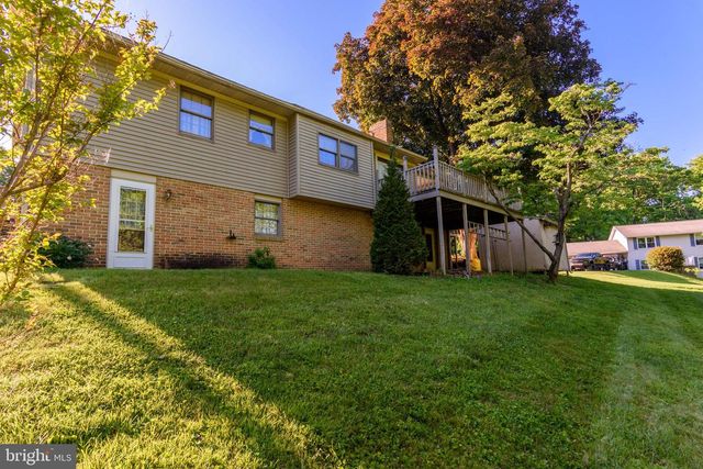 112 STONER DRIVE, Mechanicsburg, PA 17055
