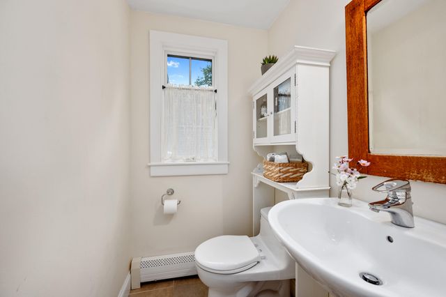 18 Manor Drive, East Sandwich, MA 02537