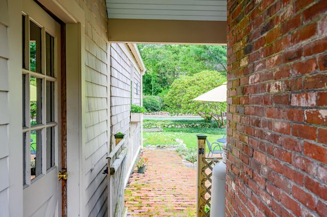 18 Manor Drive, East Sandwich, MA 02537