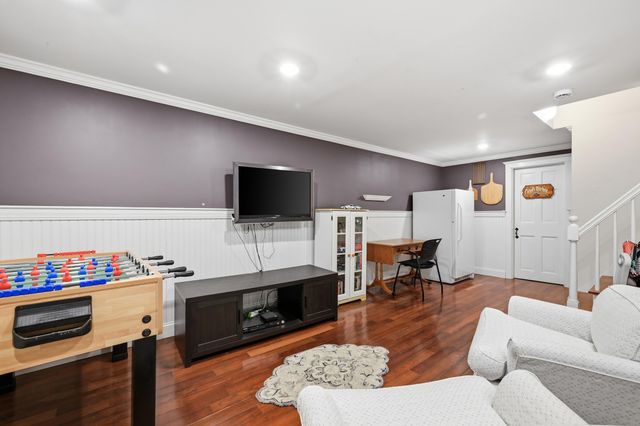 18 Manor Drive, East Sandwich, MA 02537