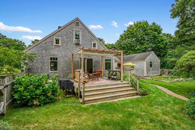 18 Manor Drive, East Sandwich, MA 02537