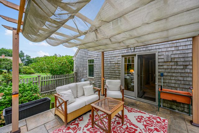 18 Manor Drive, East Sandwich, MA 02537