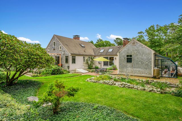 18 Manor Drive, East Sandwich, MA 02537
