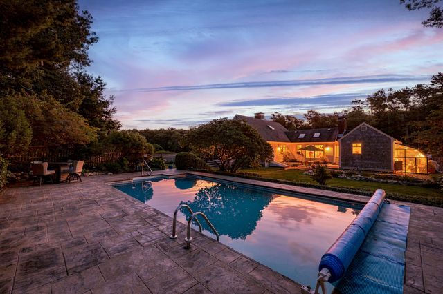 18 Manor Drive, East Sandwich, MA 02537