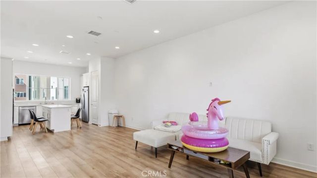 145 Culture, Irvine, CA 92618
