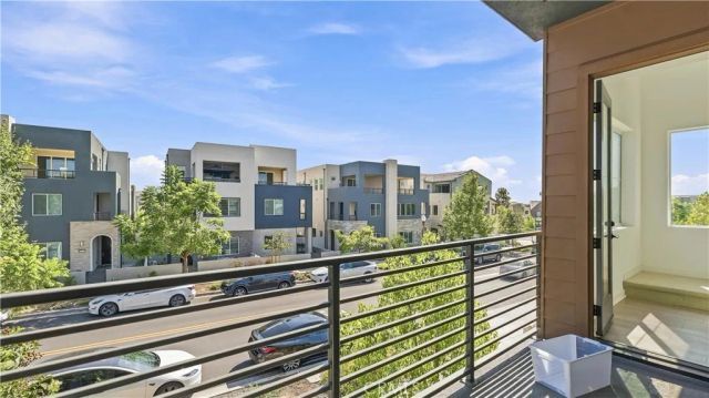 145 Culture, Irvine, CA 92618