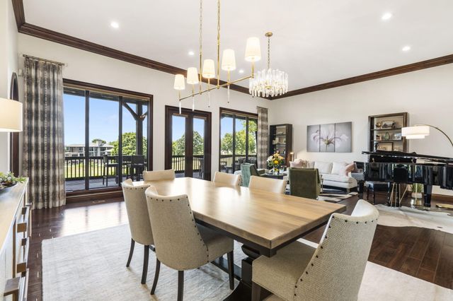 5613 S Dunrobin Drive, Springfield, MO 65809